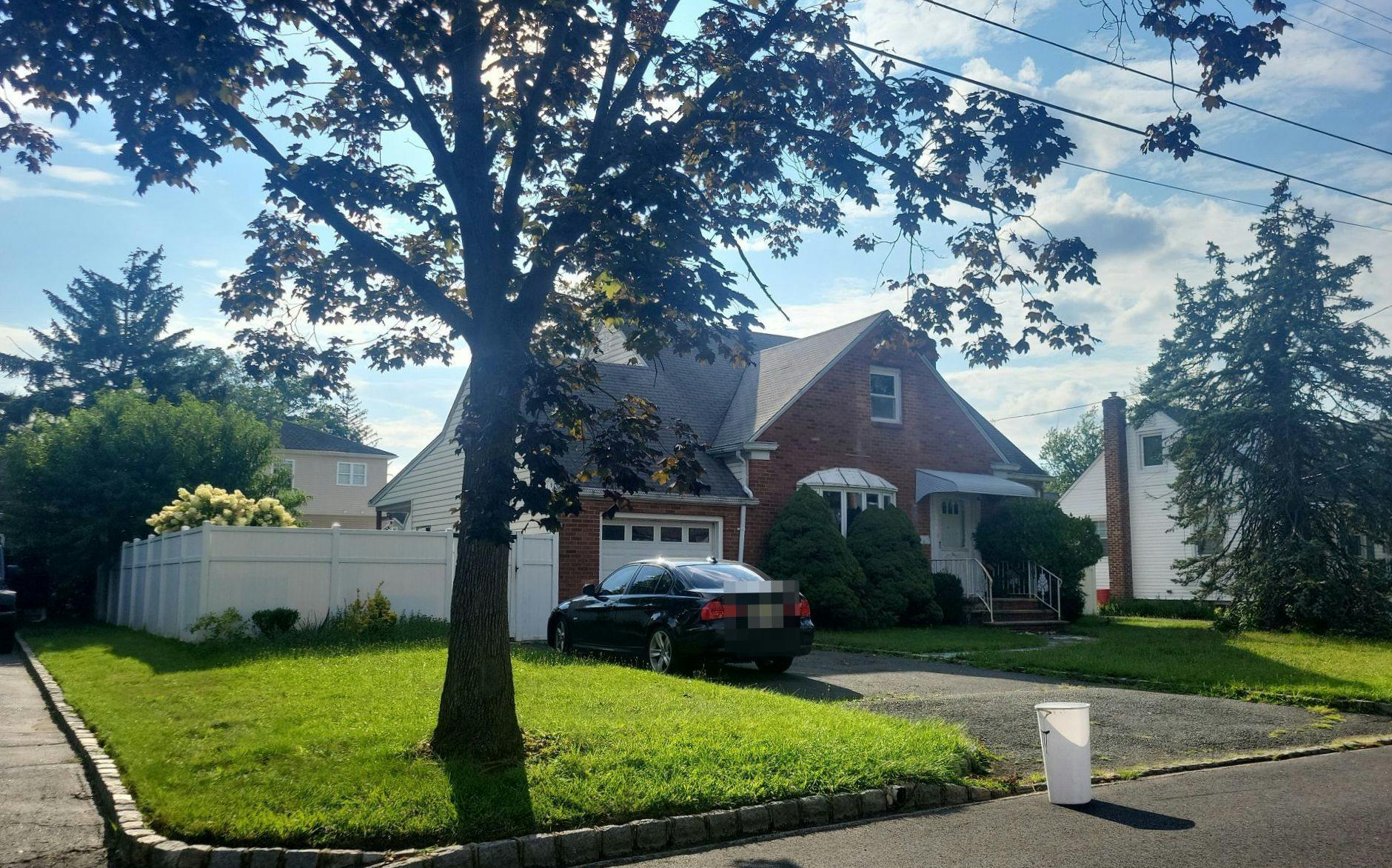 Maplewood Ave, Roselle Park, NJ 07204