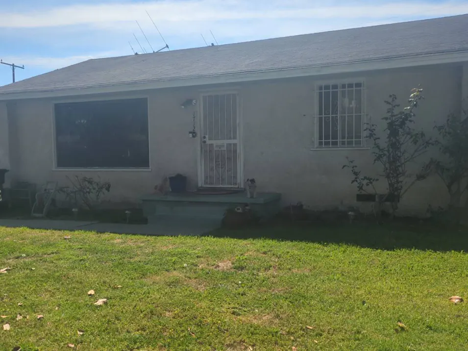 1712 E 122nd St Los Angeles, CA 90059, Los Angeles County