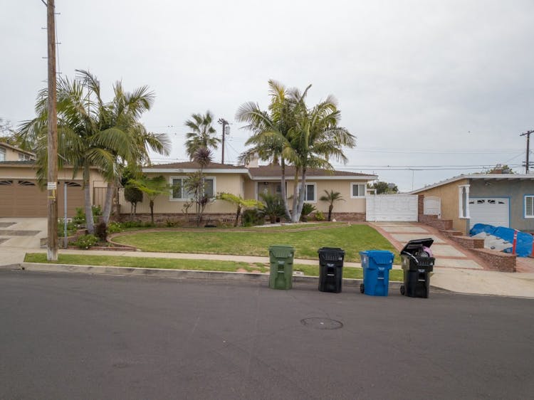 7136 Glasgow Avenue Los Angeles, CA 90045, Los Angeles County