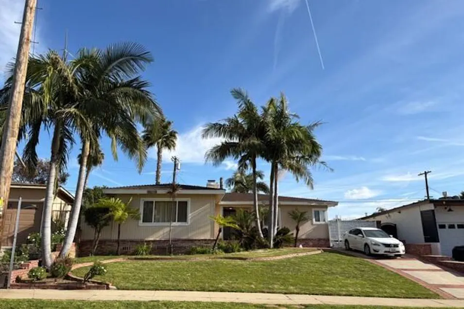 7136 Glasgow Avenue Los Angeles, CA 90045, Los Angeles County