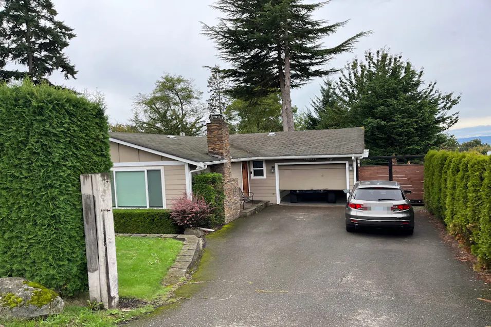 27041 13th Ave S Des Moines, WA 98198, King County