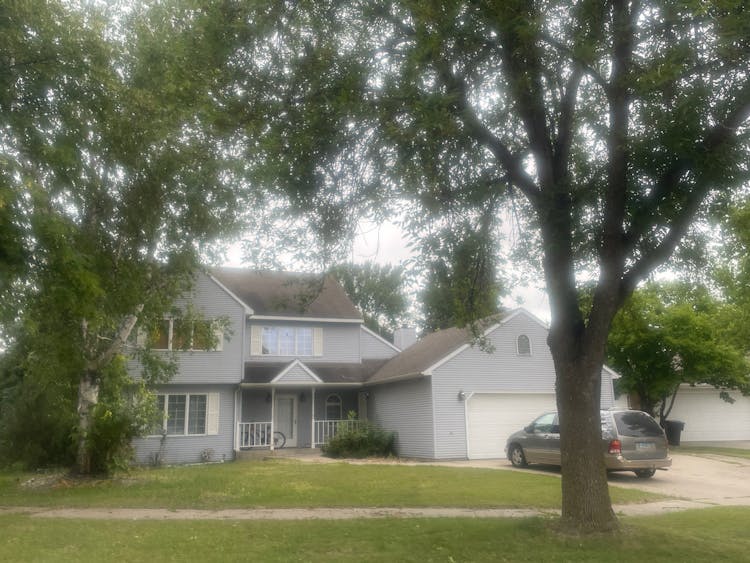 1322 Kuster Ct Grand Forks, ND 58201, Grand Forks County