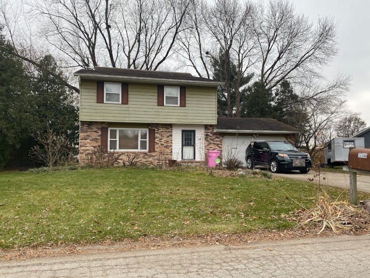 27346 Lamplighter Ln Elkhart, IN 46514-8874, Elkhart County