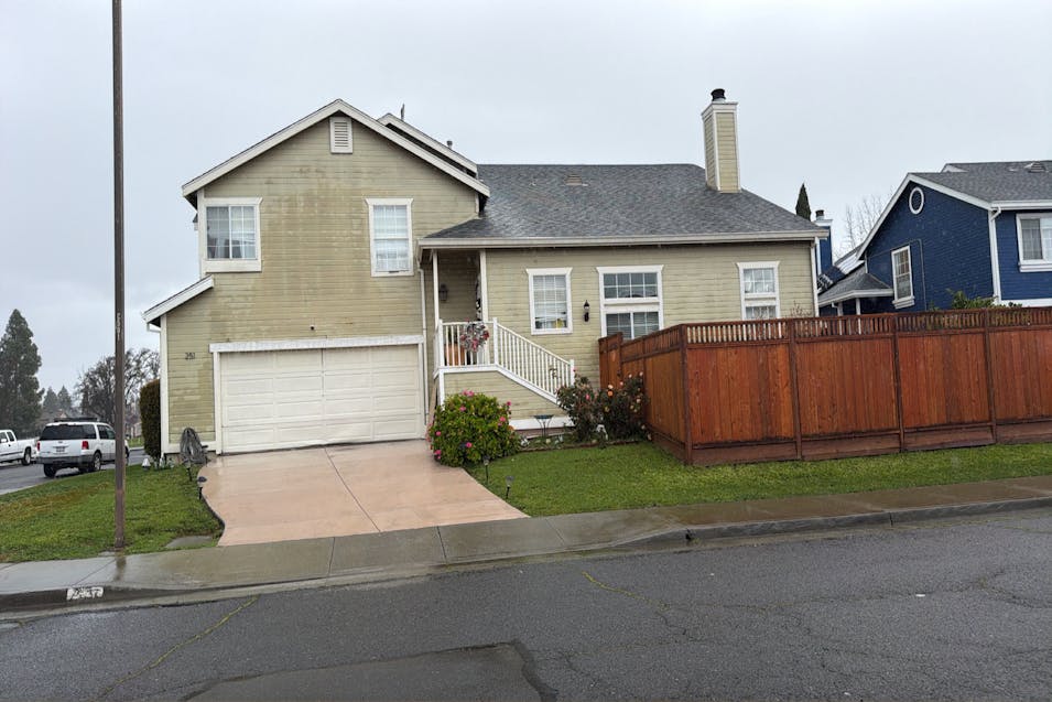 251 Cloverleaf Circle Suisun City, CA 94585, Solano County