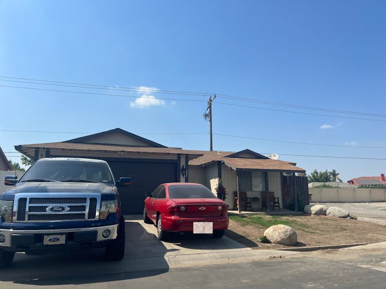 5805 Huntridge Lane Bakersfield, CA 93313, Kern County