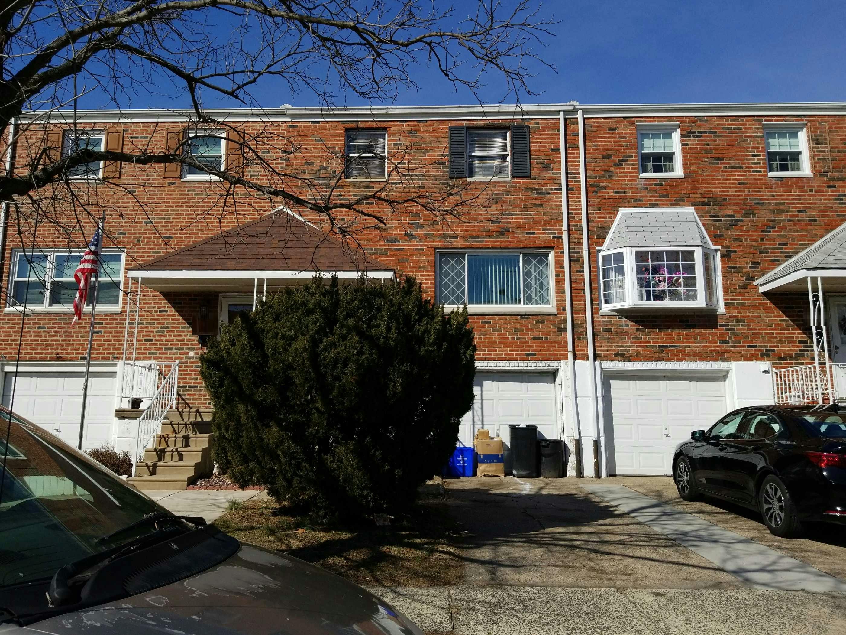 Phoebe Pl, Philadelphia, PA 19153