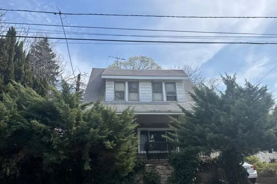 85 Elizabeth Ave Elmwood Park, NJ 07407, Bergen County