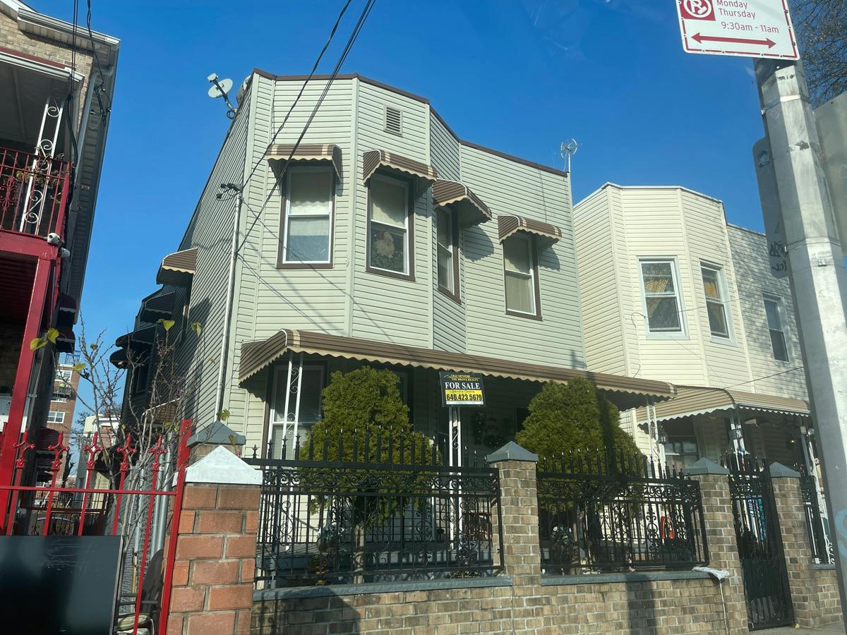 Chatterton Ave, Bronx, NY 10472 #1
