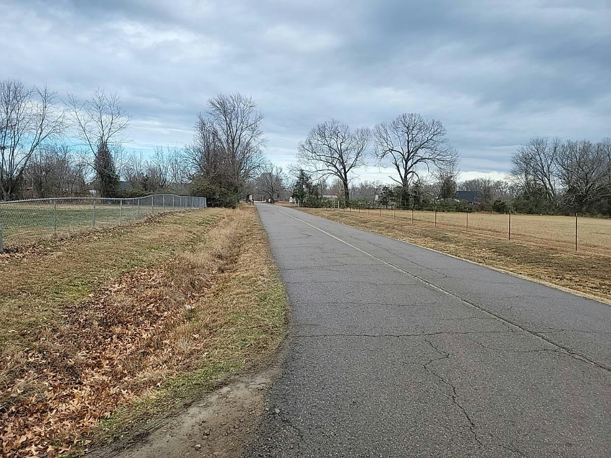Cat Tail Dr, Alma, AR 72921