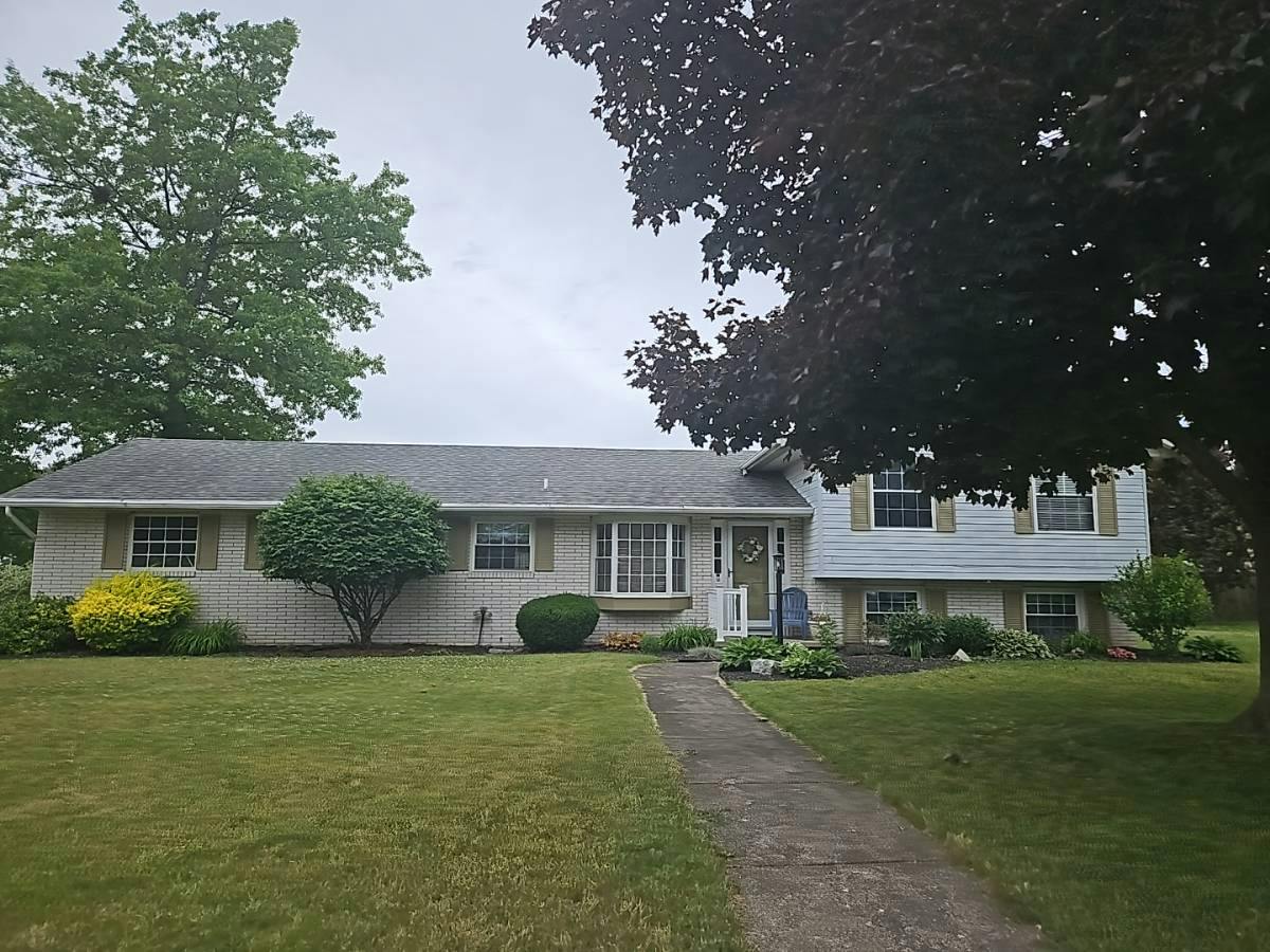 Lindhurst Dr, Lockport, NY 14094 #1