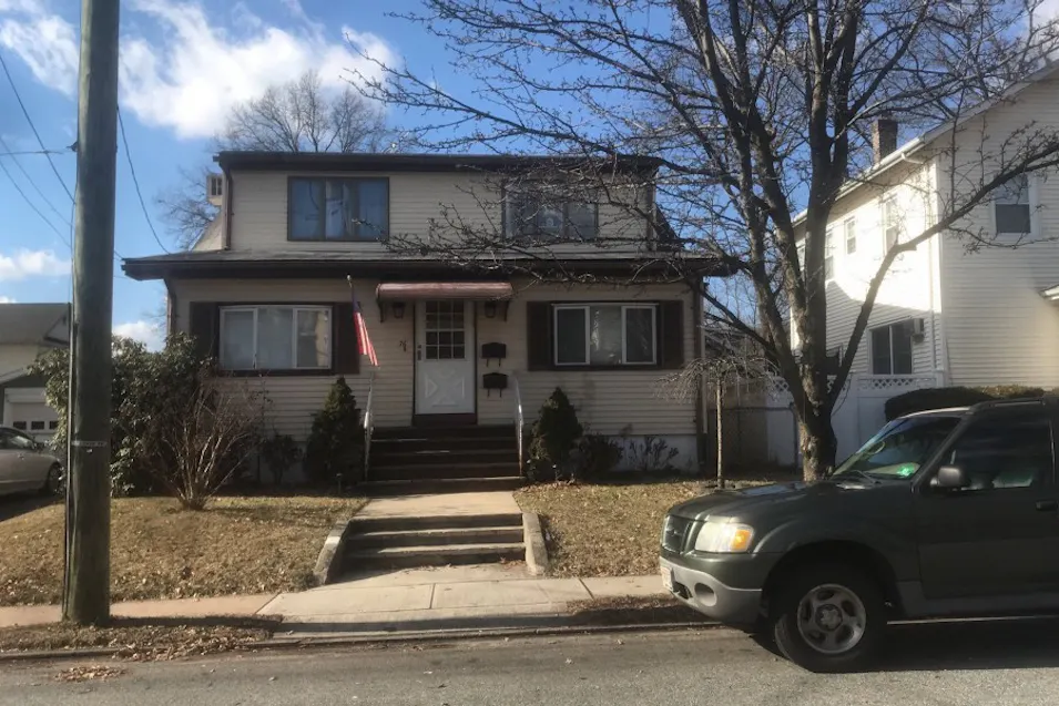 76 May St Hawthorne, NJ 07506, Passaic County