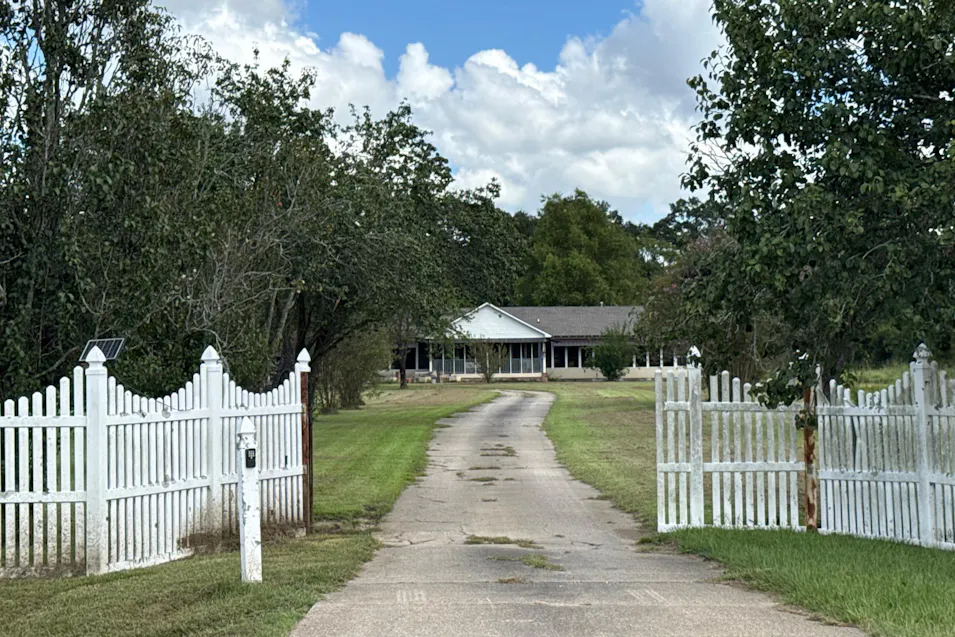 1061 Heck Young Road Baker, LA 70714, East Baton Rouge County