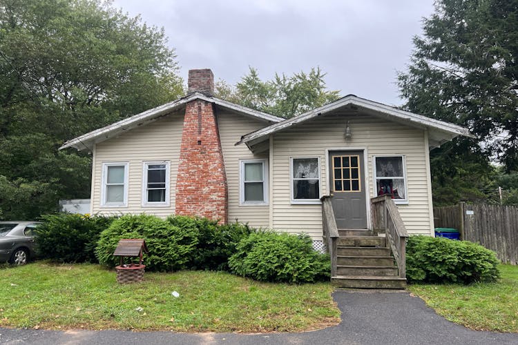 17 Sunnybank Avenue Rockland, MA 02370, Plymouth County