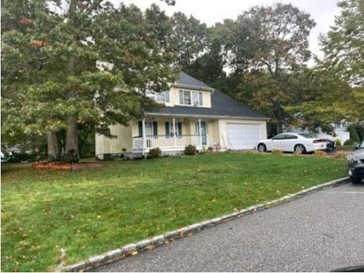 81 Washington Ave, Mastic, NY, 11950, USA