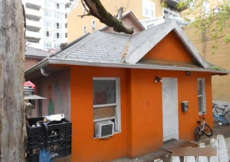 12 Brighton 4th Pl Brooklyn, NY 11235, Kings County