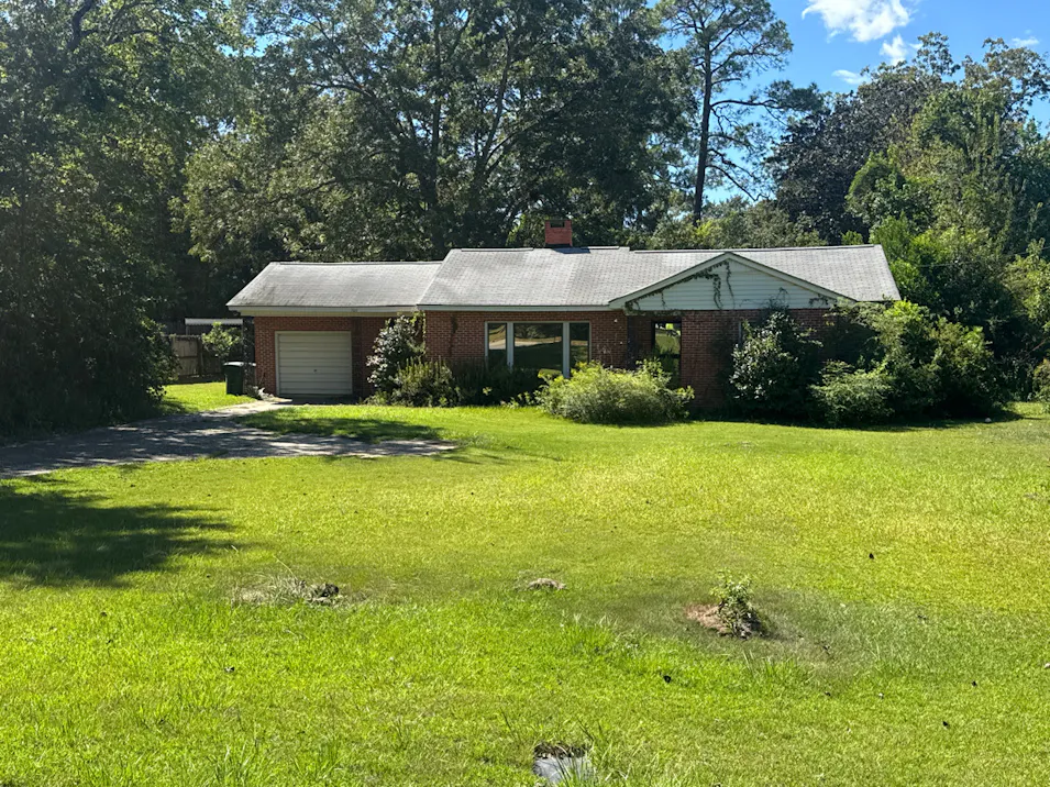 906 Woodland Dr Dothan, AL 36301, Houston County