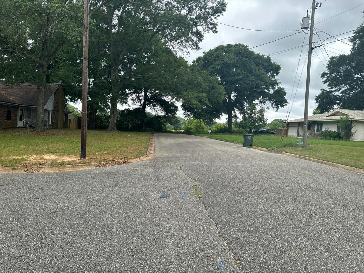 Wellington St, Enterprise, AL 36330