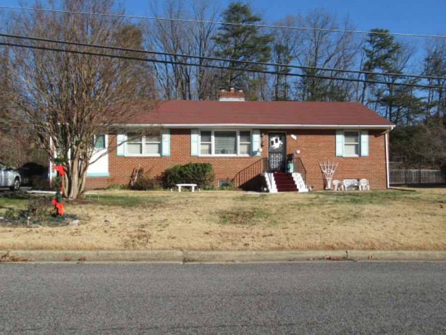 Rickey Ave, Temple Hills, MD 20748