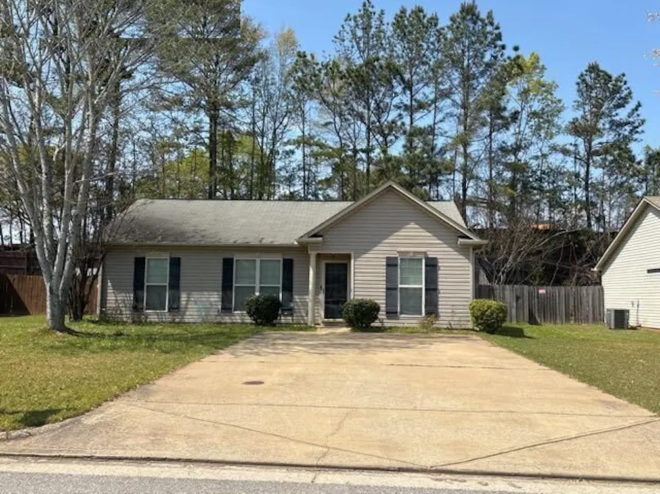 2010 Dutch Ct Opelika, AL 36801, Lee County