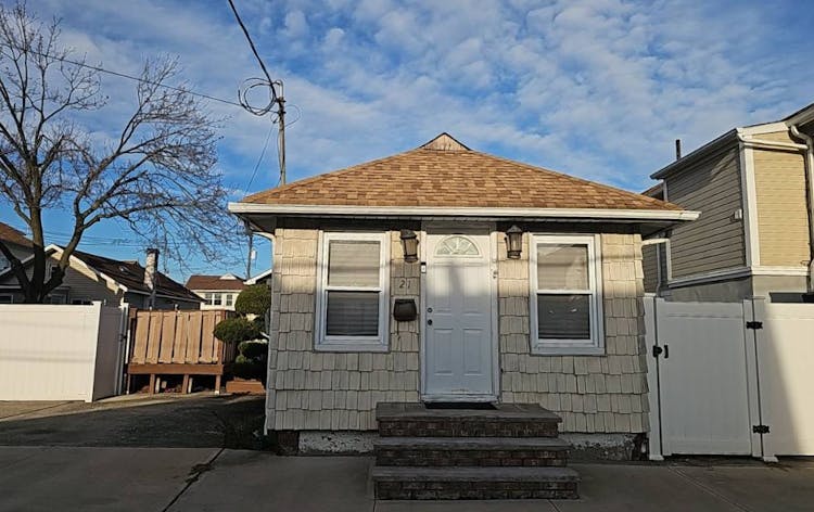 21 Center Pl Staten Island, NY 10306, Richmond County