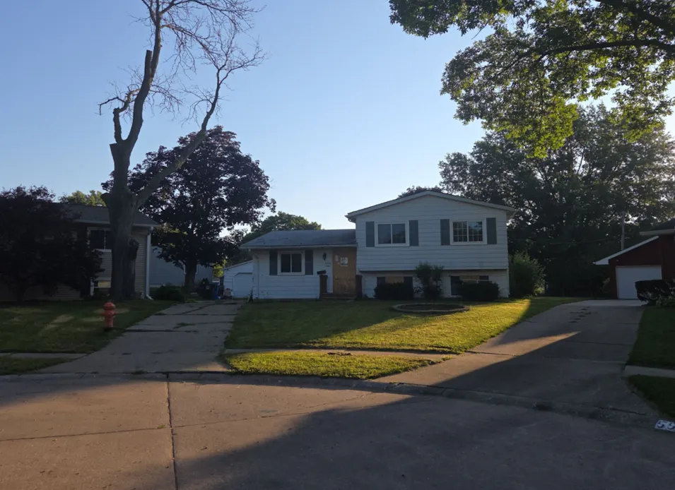 5503 31st Avenue Court Moline, IL 61265, Rock Island County
