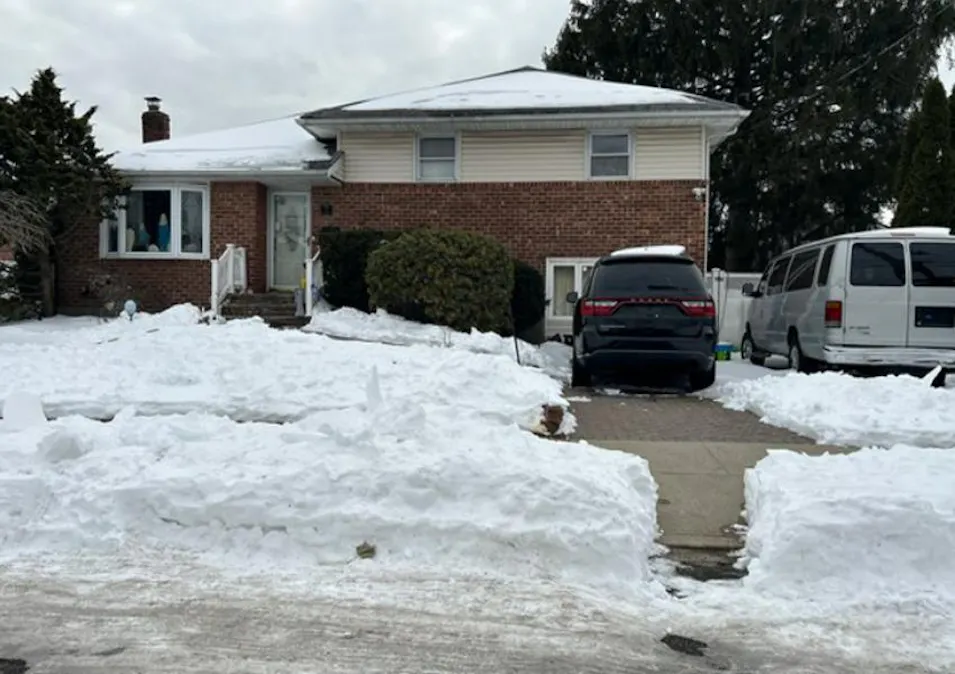 11 Berry Hill Ln Bethpage, NY 11714, Nassau County