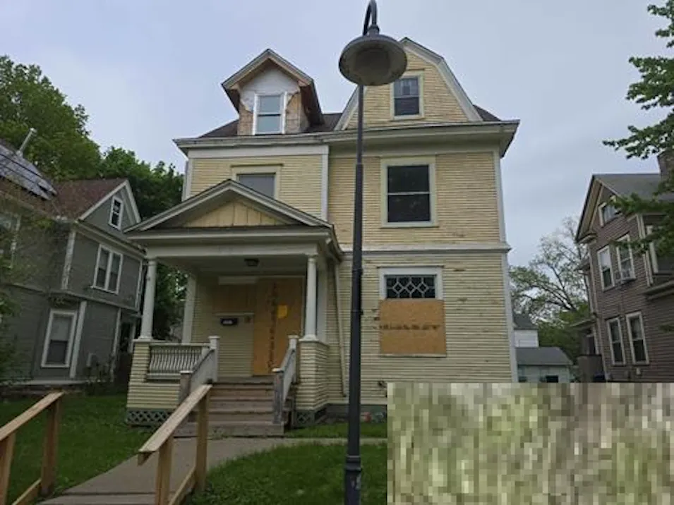 933 17th St Rock Island, IL 61201, Rock Island County