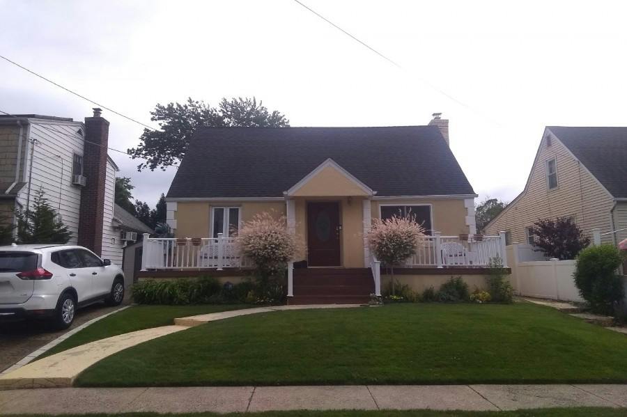 Avalon Rd, Hewlett, NY 11557