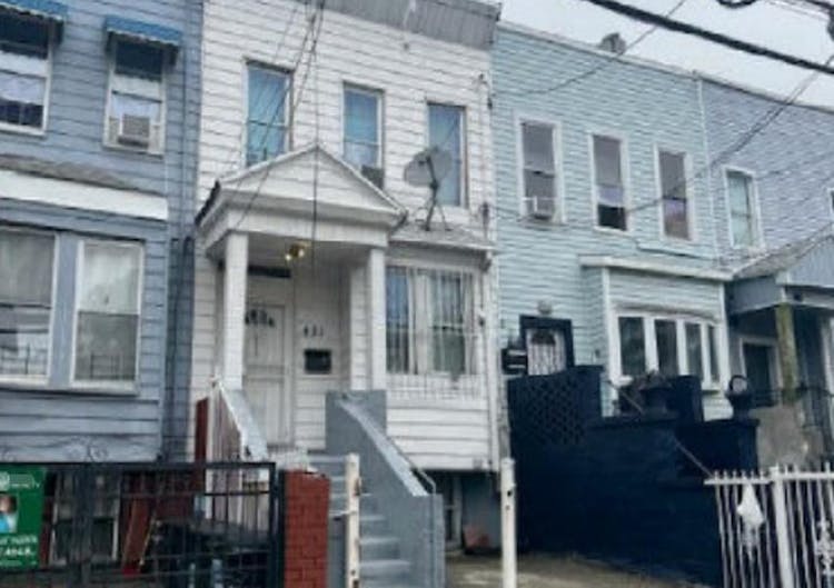 831 Jennings Street Bronx, NY 10459, Bronx County