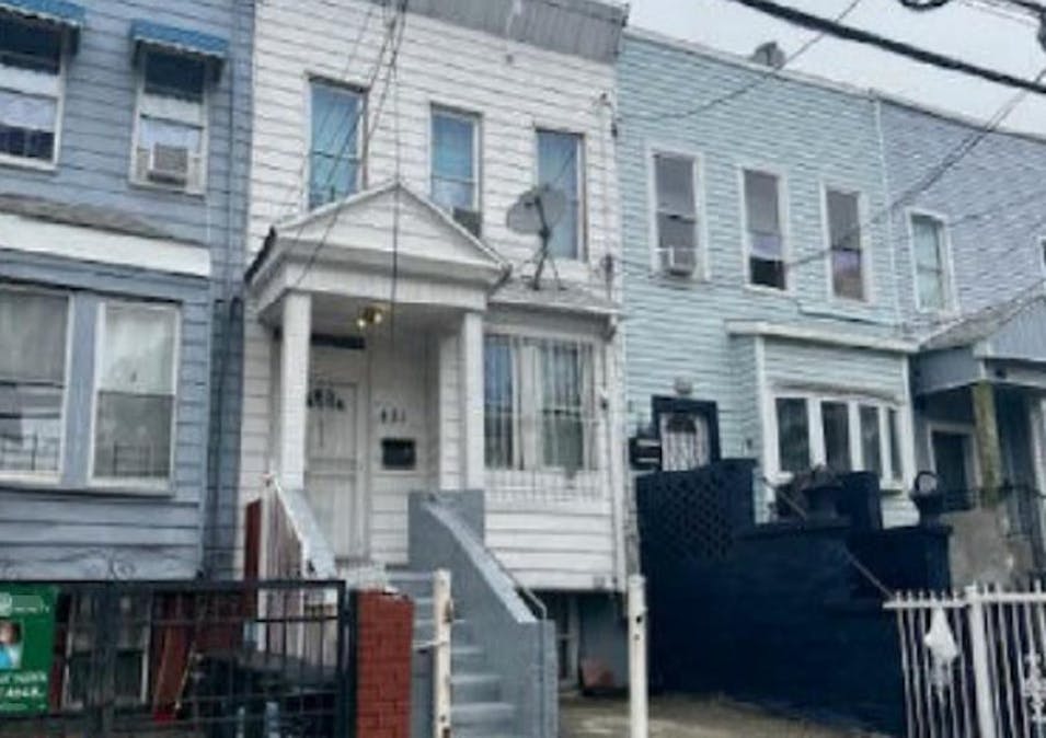 831 Jennings Street Bronx, NY 10459, Bronx County