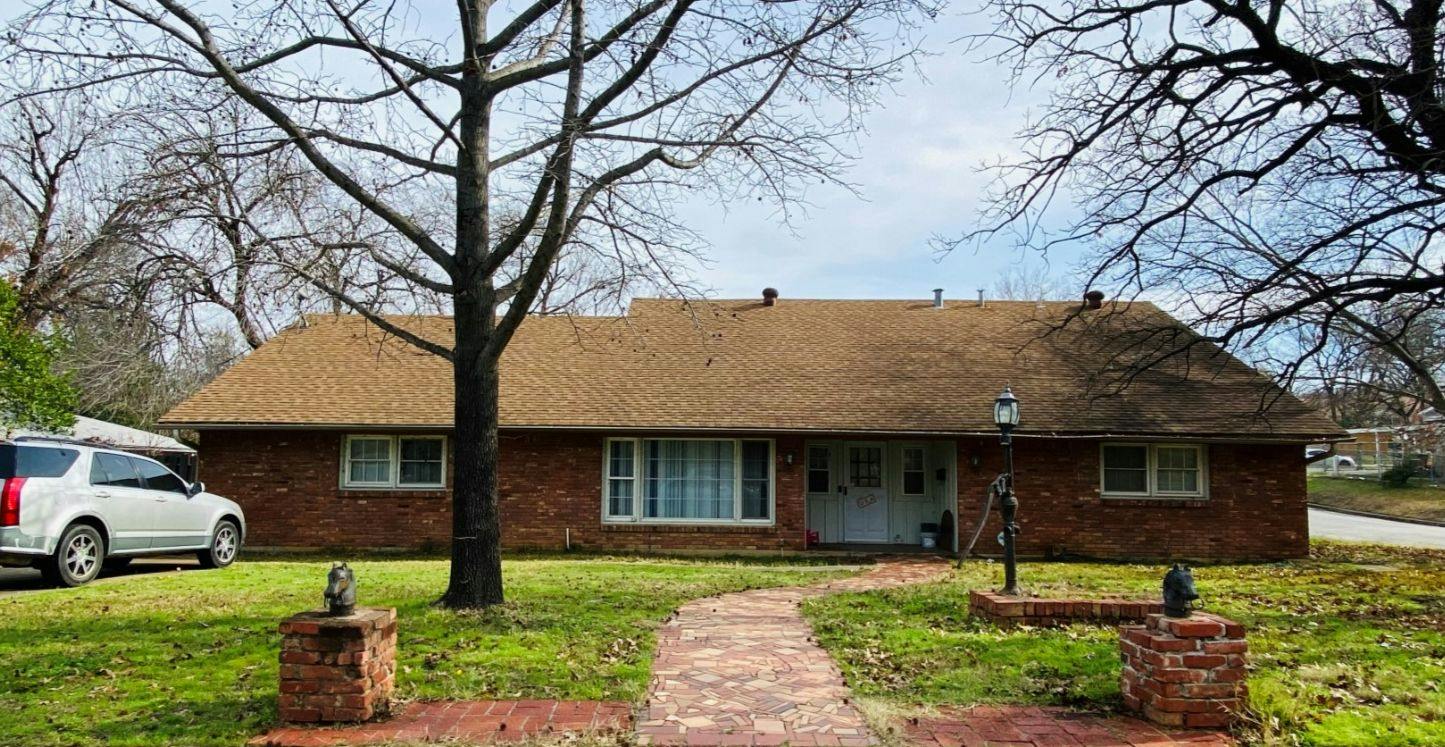 Holt St, Fort Worth, TX 76103
