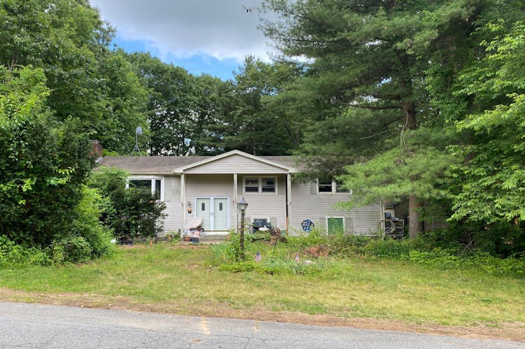 18 Cricklewood Drive Leicester, MA 01524, Worcester County