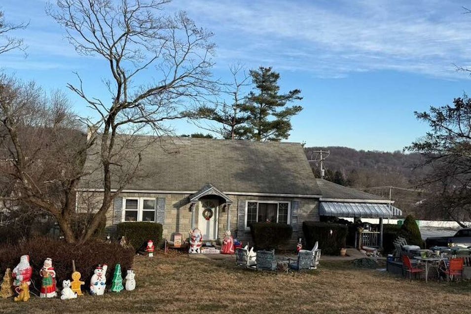 1517 Oak St Coatesville, PA 19320, Chester County