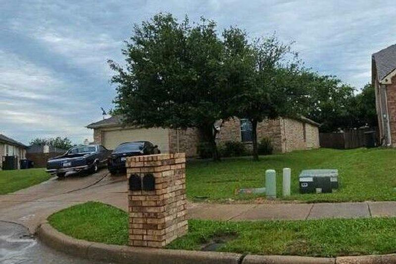 Pebblecreek Dr, Burleson, TX 76028