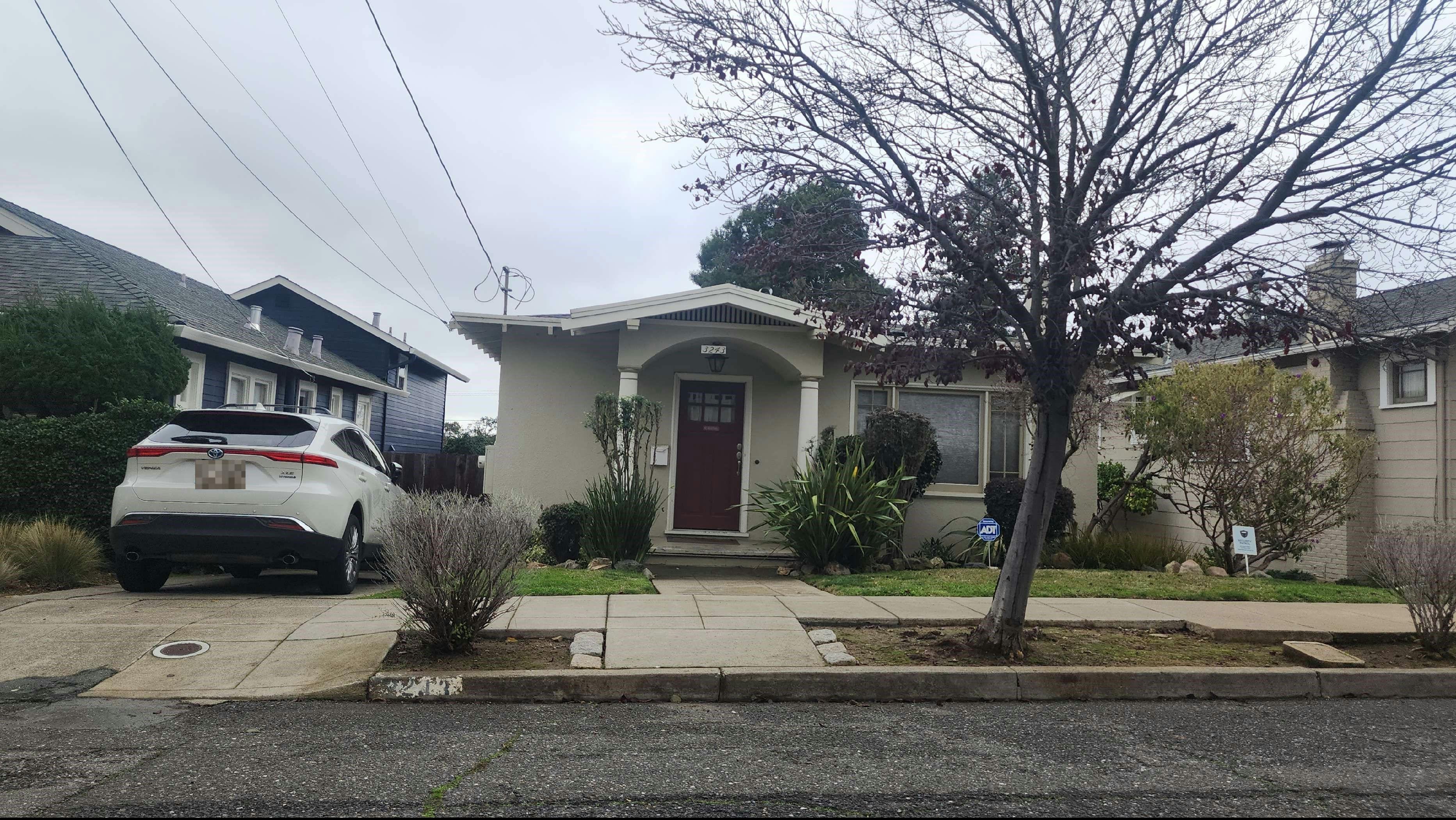 Madeline St, Oakland, CA 94602