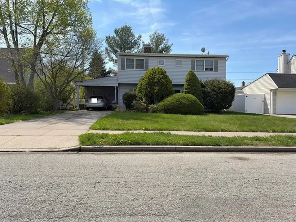 121 Farmedge Rd Levittown, NY 11756, Nassau County