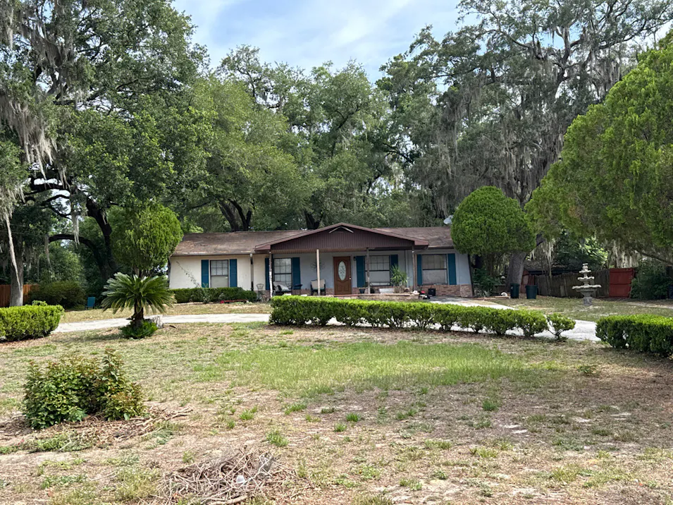 241 W McClendon Street Lady Lake, FL 32159-4346, Lake County