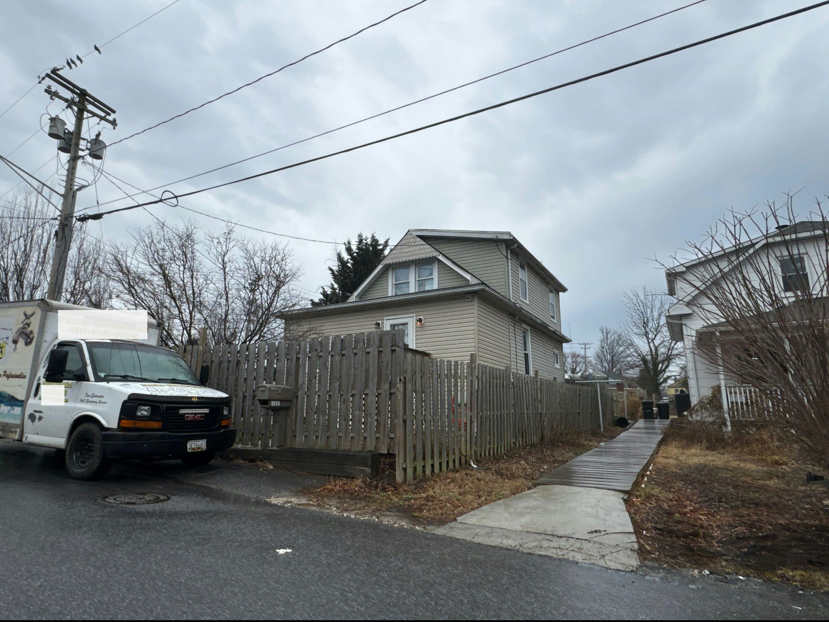 Dixon Ave, Parkville, MD 21234