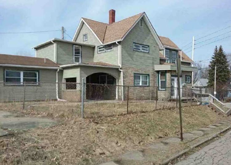 3010 Pine Ave, Erie, PA, 16504, USA