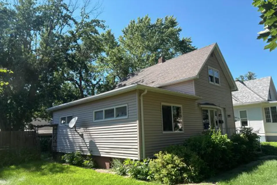 117 S Union Ave Madison, SD 57042, Lake County