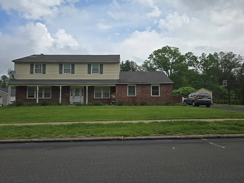 2384 Greensward N