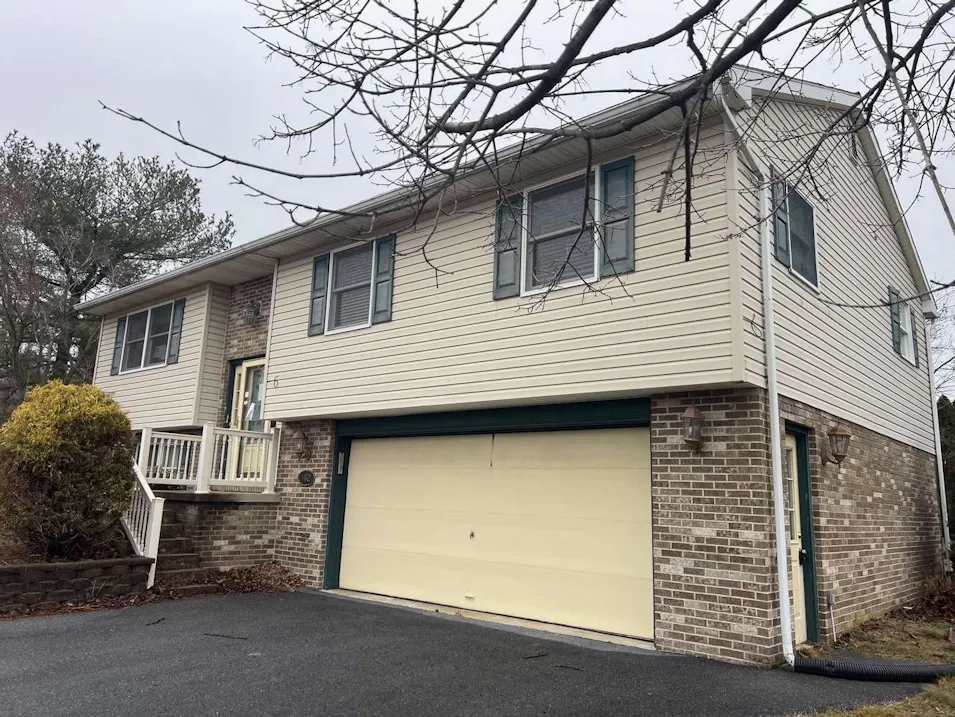 102 E Manor Drive Lititz, PA 17543, Lancaster County
