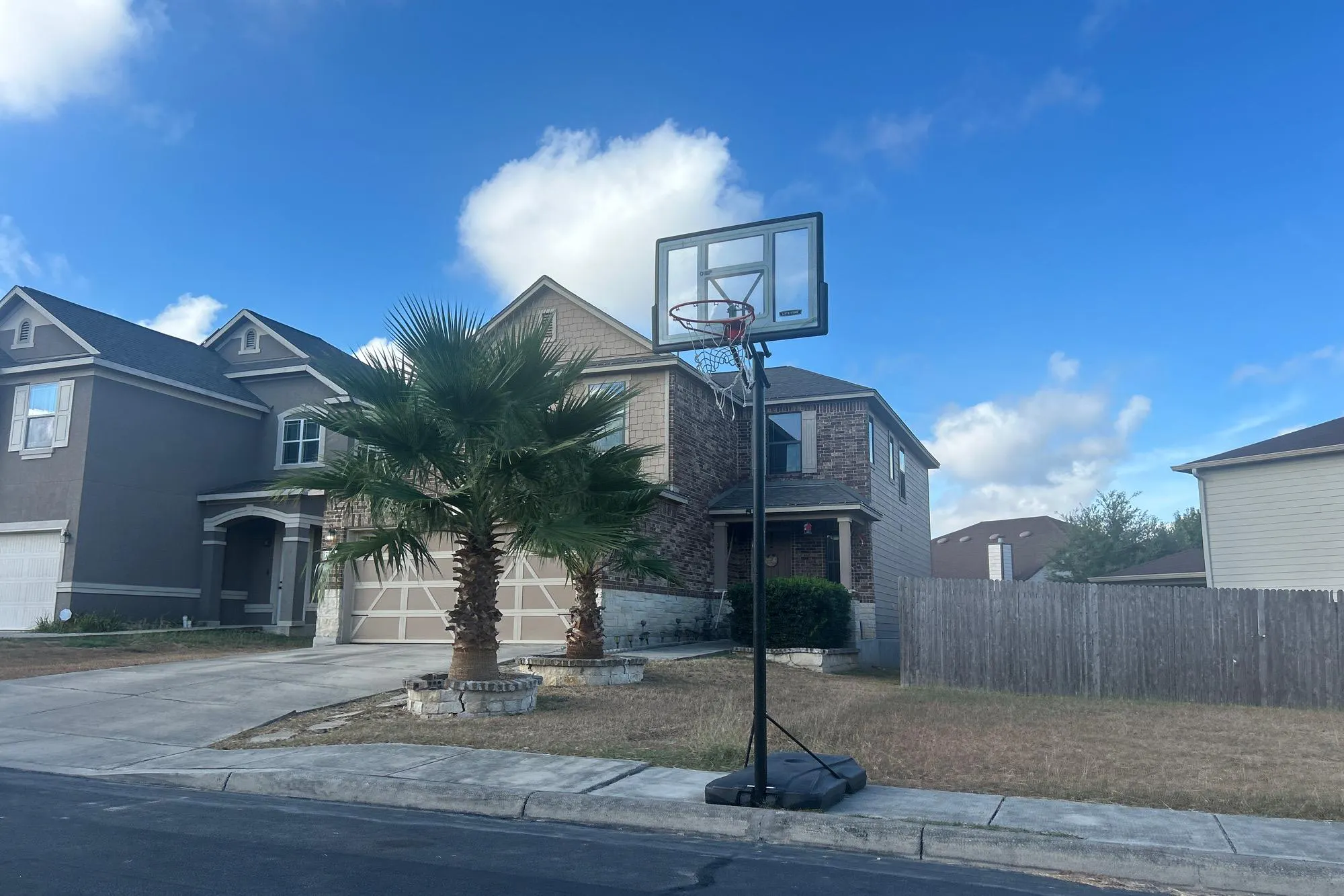 Azalea Sq, San Antonio, TX 78218 #1