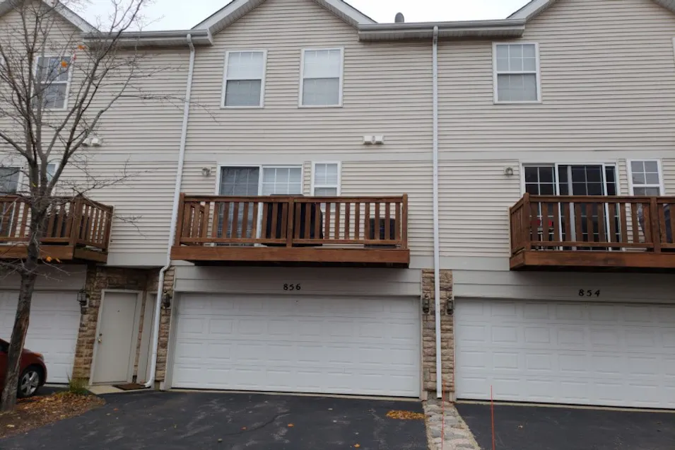 856 S Insignia Ct Palatine, IL 60067, Cook County