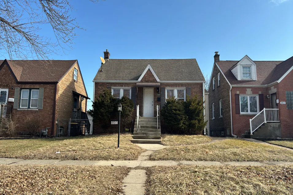 18017 Oakwood Avenue Lansing, IL 60438, Cook County