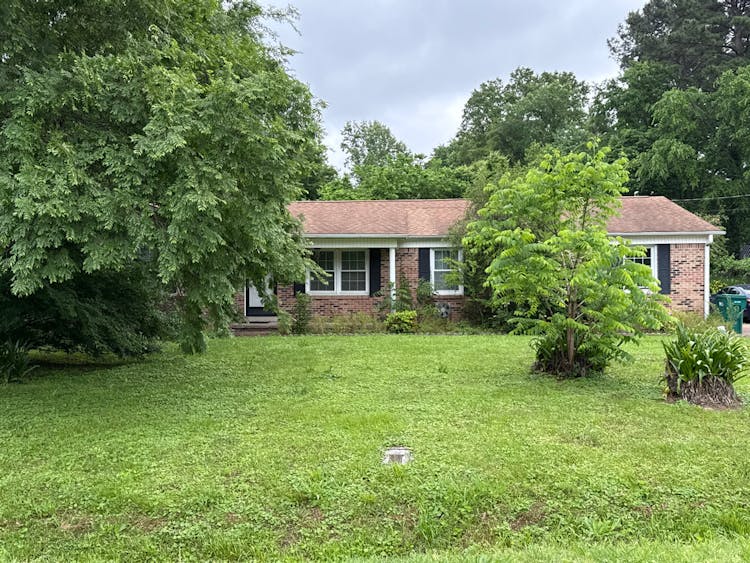 212 Plantation Rd. Jackson, TN 38305, Madison County