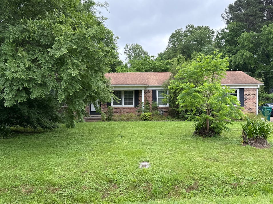 212 Plantation Rd. Jackson, TN 38305, Madison County