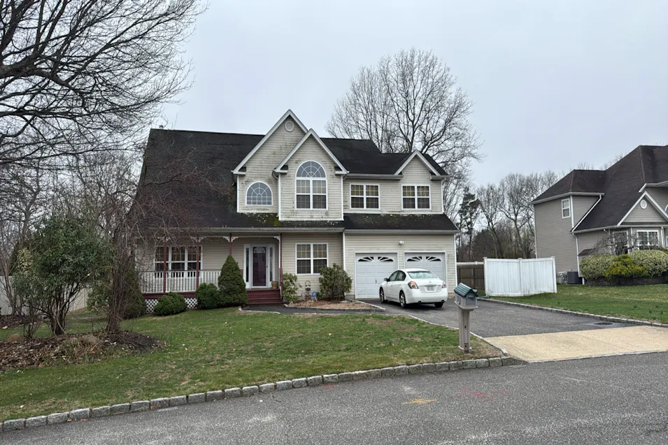 6 Debron Ct Centereach, NY 11720, Suffolk County