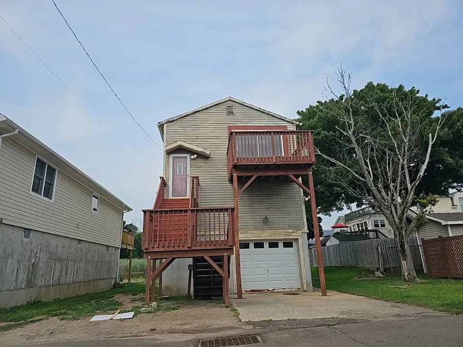 42 Morehouse Ave Milford, CT 06460, New Haven County