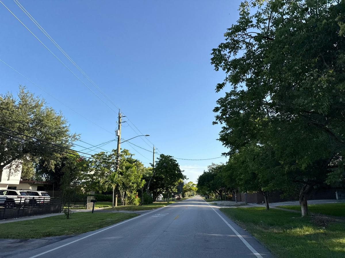 22nd Ave, Miami, FL 33180